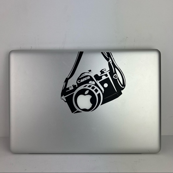 Apple MacBook Pro 15 inch Laptop • Intel Quad Core i7 • 16GB RAM 500 GB SSD - Picture 4 of 11